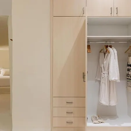 Afroessa Cave * Kimolos