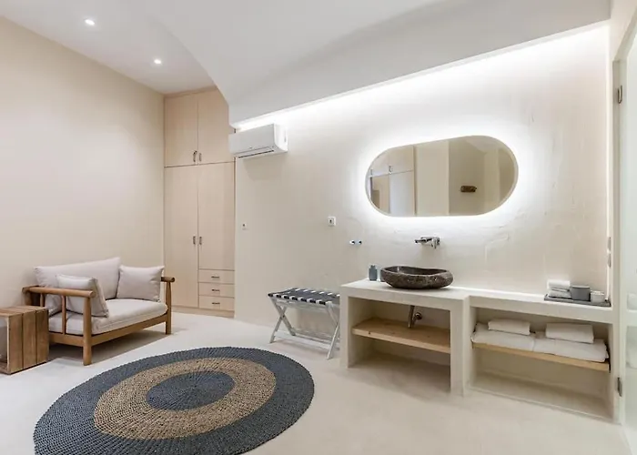 Afroessa Cave Kímolos